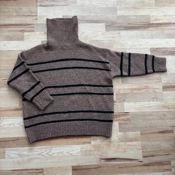 Line & Dot Oversized Striped Sweater - Picture 3 of 5